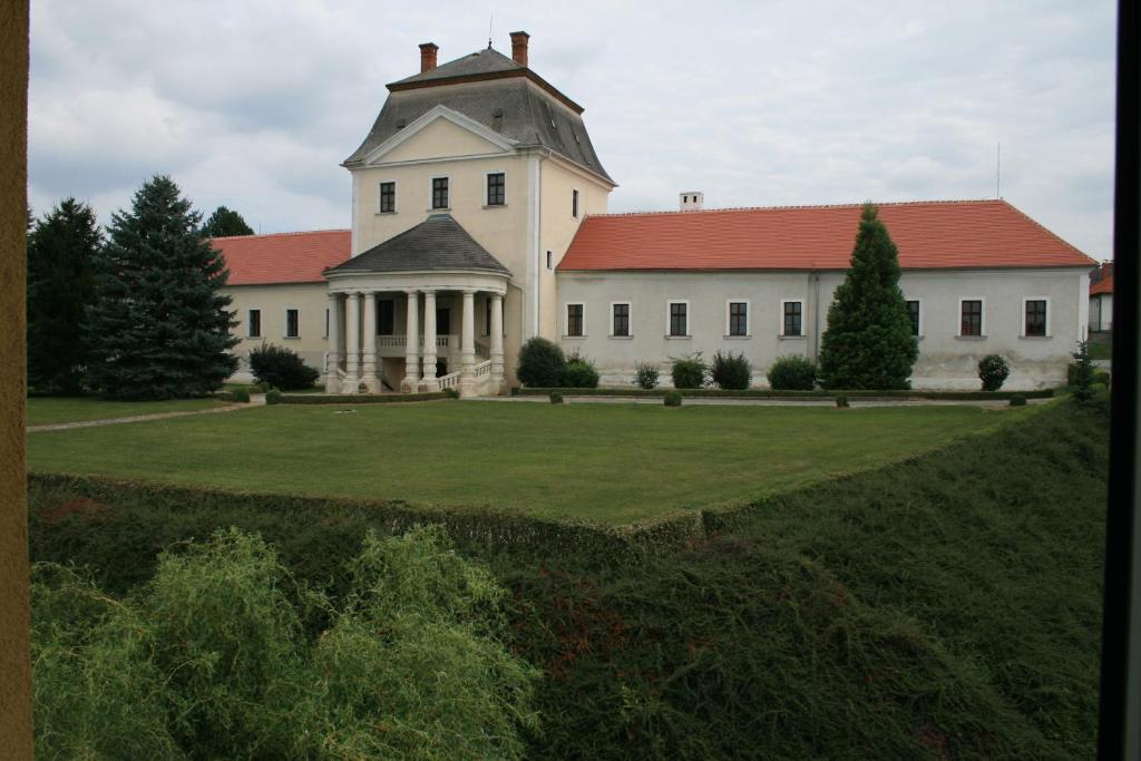 Pension Schlossblick Nebersdorf Екстериор снимка